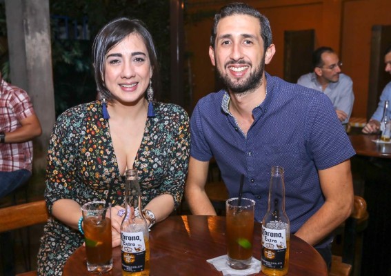 Coctel por el nuevo garden bar La Botella