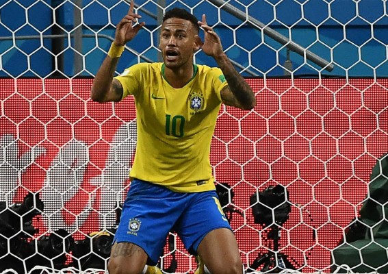 'Neymar a veces se excede'