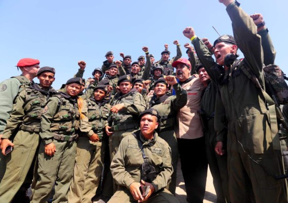 Venezuela despliega sus tropas en aniversario de la muerte de Chávez