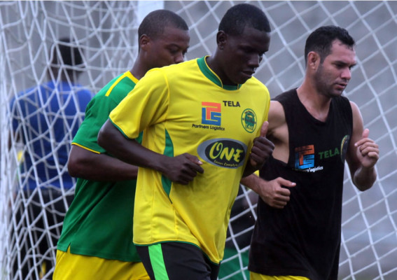 Charles Córdoba y Quiarol Arzú refuerzan al Parrillas One