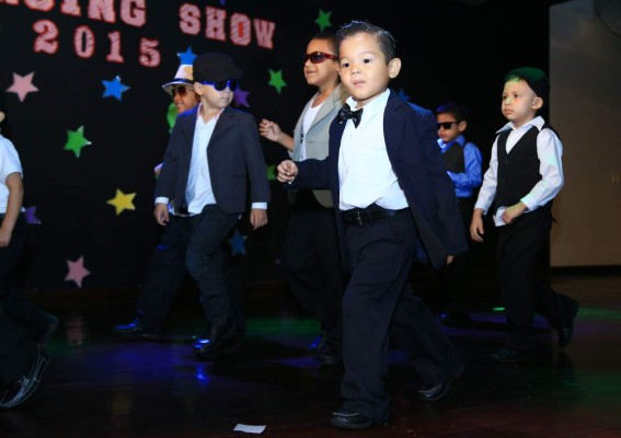 Música, baile y talento en el show de fonomímica del CCS