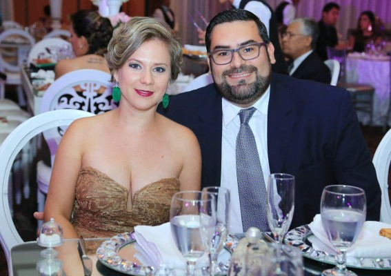 Emoción que los novios celebraron