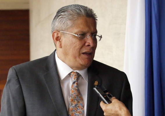 Esdras Amado López: Libre es una 'chanfaina'