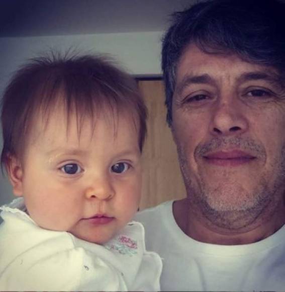 El actor de 54 años tiene una hija pequeña, a quien presume en sus redes.