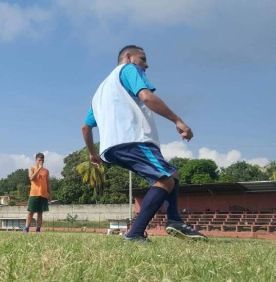 Álvaro Romero: El lateral izquierdo se unió a la pretemporada del París FC de la Liga de Ascenso. En su momento fue considerado por la Fifa como el 'Roberto Carlos de Honduras'.