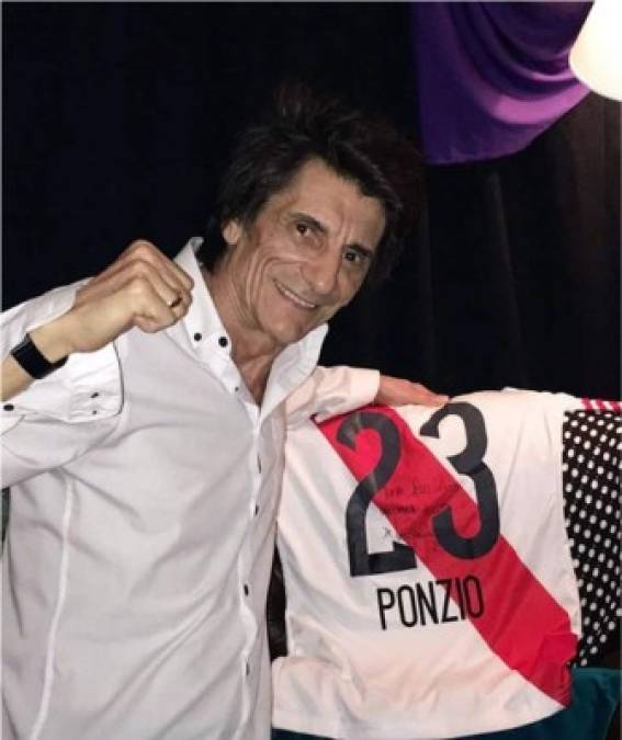 El cantante británico Ron Wood, de The Rolling Stones, es fan de River Plate.