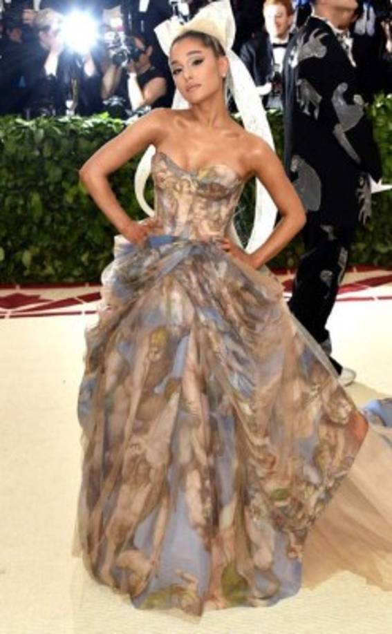 10. Ariana Grande<br/><br/>Después de un 2018 lleno de emociones intensas para la estrella al menos tiene el consuelo de ser una influencia de la moda.<br/>