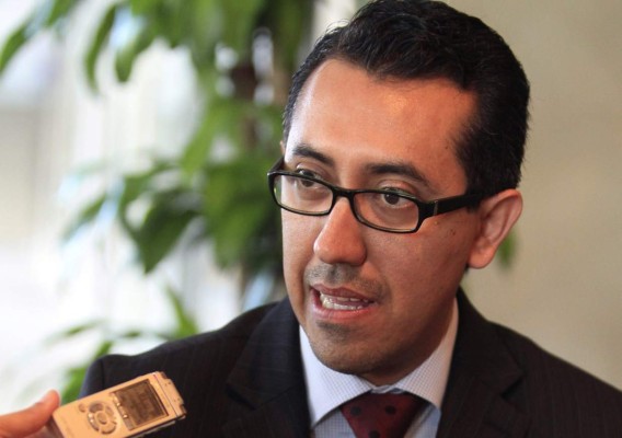 Preocupan los déficit fiscal crónicos que sufren Costa Rica y El Salvador