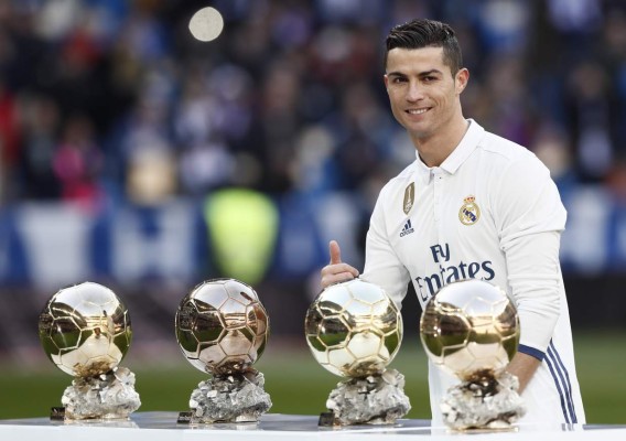 Ronaldo favorito para ganar su quinto Balón de Oro e igualar a Messi
