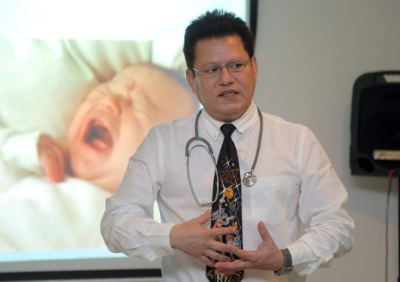 La alimentación del bebé beneficia su crecimiento