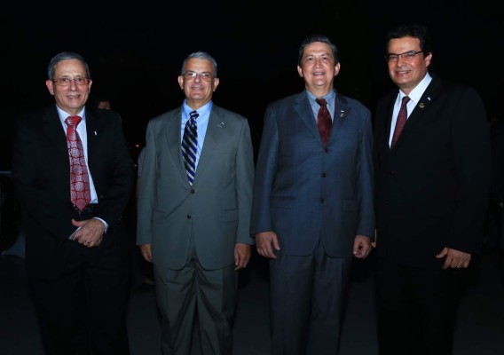 Jorge Bueso Arias es galardonado por Banco del País