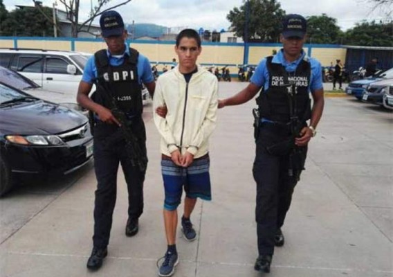 Con cuchillo mata a su hermano que dormía después de discusión