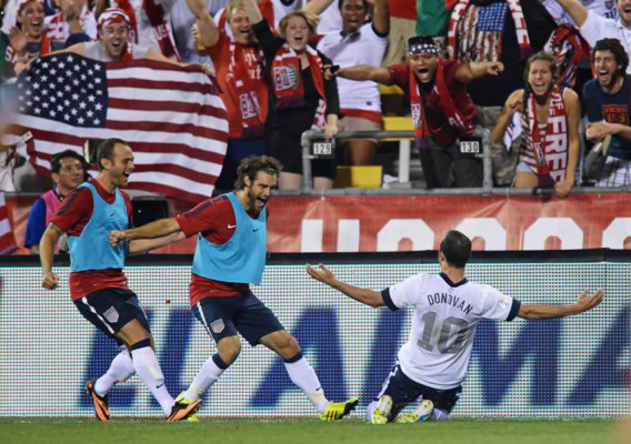 Estados Unidos es mundialista y deja a México al borde de la eliminación