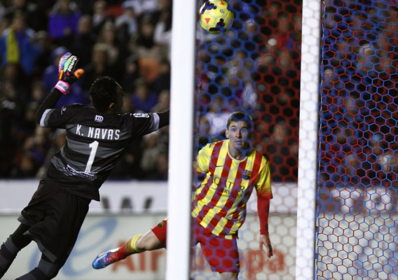 Keylor Navas y el Levante frenan al Barça