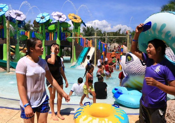 Sampedranos disfrutaron balnearios y cines en el feriado de fiestas patrias
