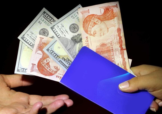 Este año, las remesas llegarán casi a los $4,000 millones, según cifras del BCH