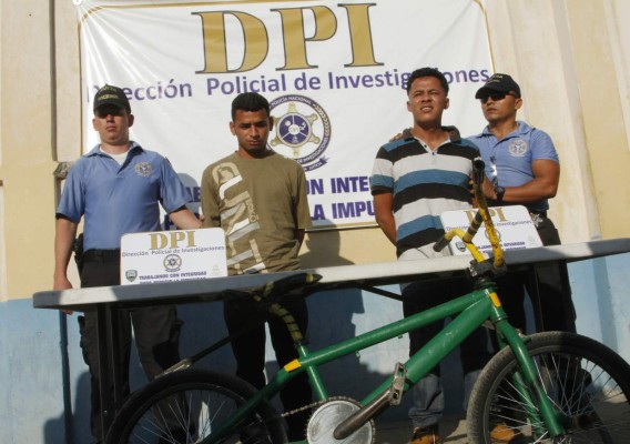 Capturan a dos hermanos acusados de matar a un menor para robarle bicicleta
