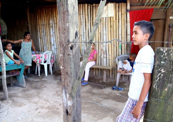 Ni una cirugía detuvo sueño de niño diputado
