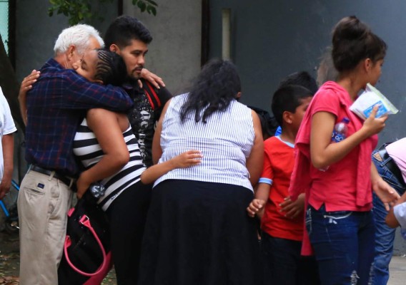 Llegan otros 155 niños deportados de México