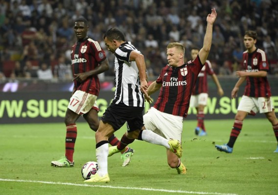 La Juventus arrebata el liderato al Milan con un gol de Tévez
