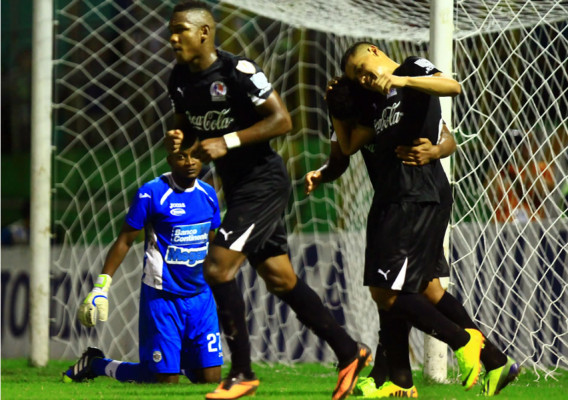 Olimpia propina una goleada al Marathón y lo hunde más