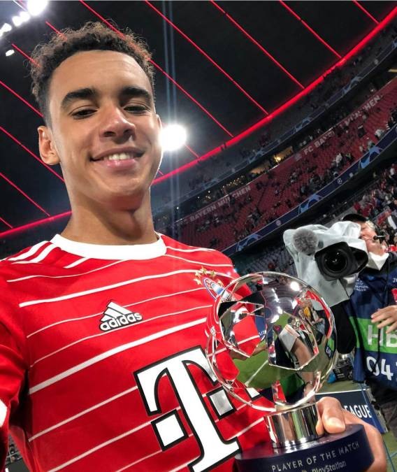 El joven de 19 años Jamal Musiala fue elegido como el MVP del partido Bayern-Barcelona.