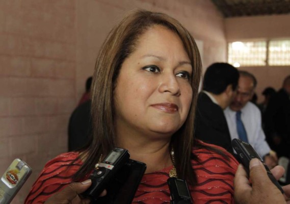 Sobreseen a la directora de la Penitenciaría Nacional Femenina