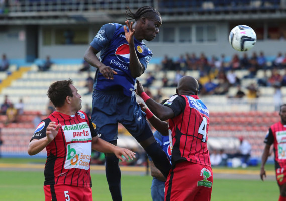 Motagua alza vuelo en el Nacional