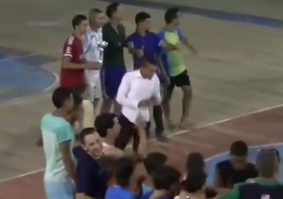 Muere presentador de tv cuando transmitía en directo