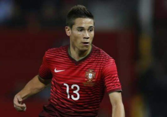 Barcelona y Real Madrid en pelea por fichar a defensa portugués