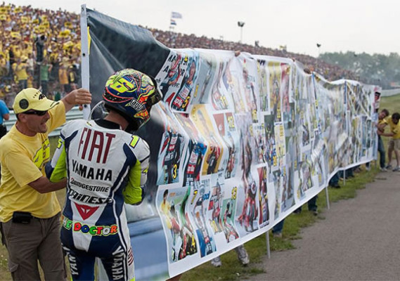 Rossi alcanza 100 títulos