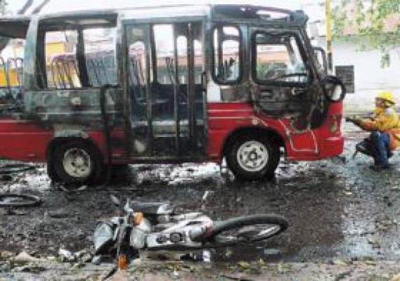 Atentado con coche bomba contra una alcaldesa