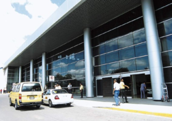 Aerolínea cubana inicia vuelos al país