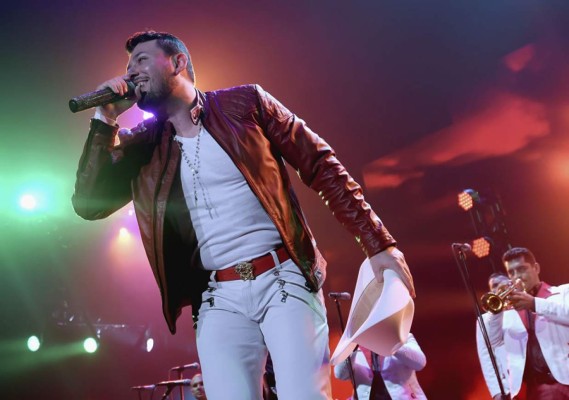 La fiesta latina de iHeartRadio