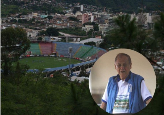 Restos de Chelato Uclés llegan al estadio Nacional de Tegucigalpa