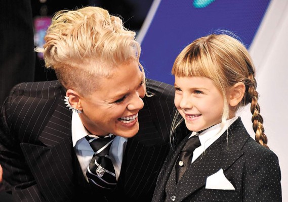 Pink cría a su hija sin etiquetas de género