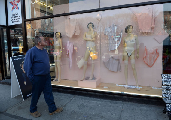 Maniquíes con vello púbico desatan polémica