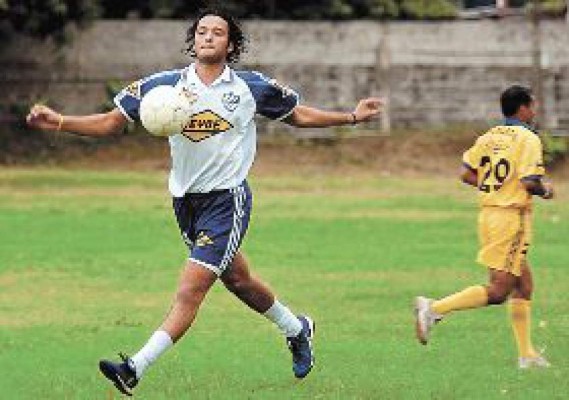 Marvin Chávez regresa a los entrenamientos