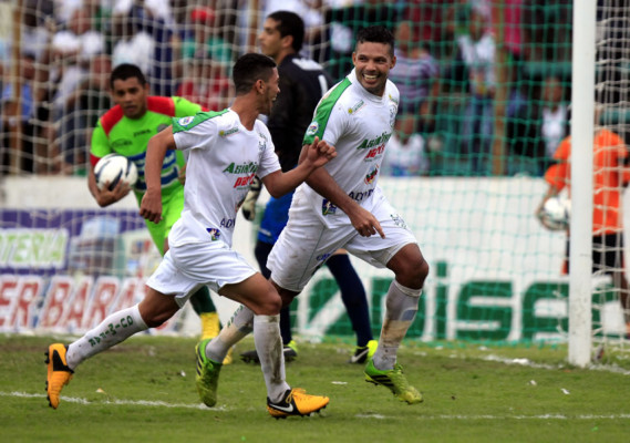 Platense supera al Marathón con un penal en el descuento
