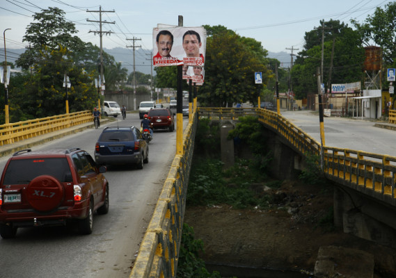 Atrasada reparación de puente Las Brisas