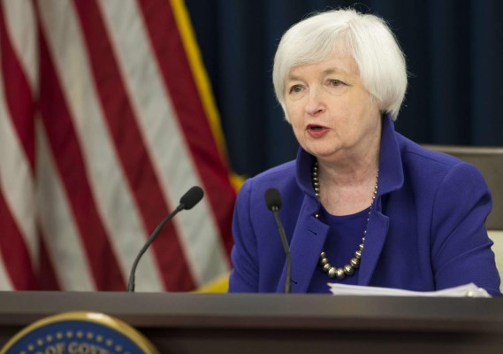 Alza de interés en EUA impacta en las remesas, los préstamos e importaciones