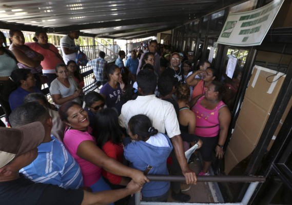 Abarrotadas oficinas del RNP por trámites de cédula