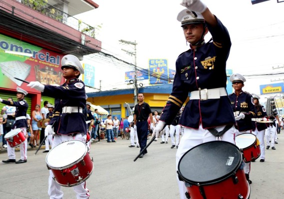 Hondureños demuestran civismo en desfiles patrios