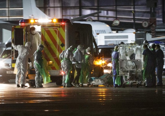 Enfermera británica con ébola está en estado crítico