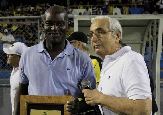 Papá de Carlo Costly a su hijo: 'Tiene para darle más al fútbol'