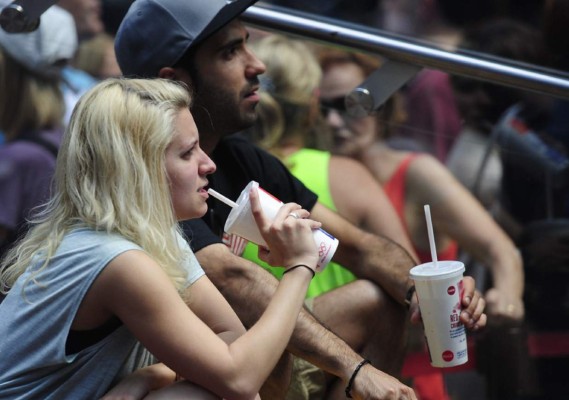 Nueva York prohíbe plásticos para frenar contaminación ambiental