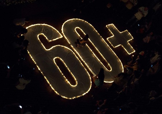 Las ciudades apagaron sus luces para celebrar 'La hora del planeta'