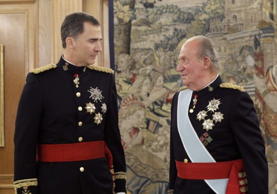 Rey emérito español Juan Carlos I se retira de la vida pública