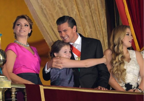 Critican vestido de Angélica Rivera