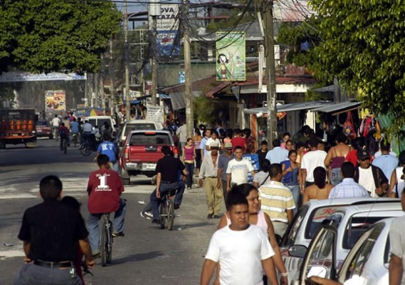 Cierran negocios por no tener permiso